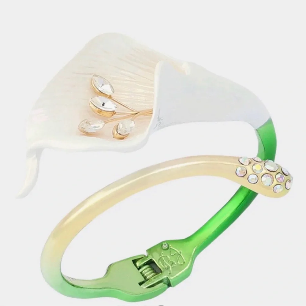 Authentic Betsey Johnson Bracelet - Crystal Rhinestone Calla Lily Hinged NWT - Picture 5 of 16